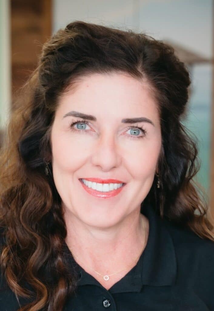 Kelli Ewert headshot